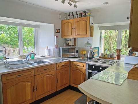 Kitchen | Tor Barn, Pendeen