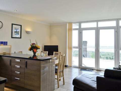 Open plan living/dining room/kitchen | Seren Y Mor, Pendine near Amroth