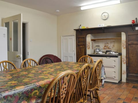 Convenient dining area within kitchen | The Coach House, Craven Arms