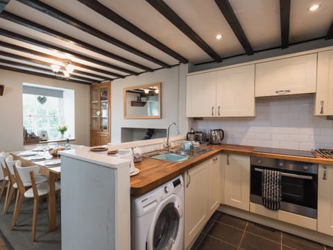 Kitchen/diner with wood burner | Old Tan Rhiw, Beddgelert