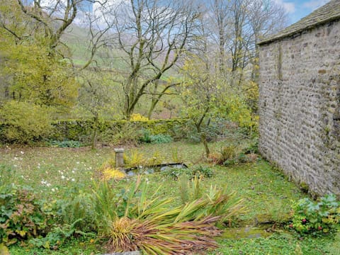 Delightful grounds | Angram Farmhouse, Halton Gill, near Litton