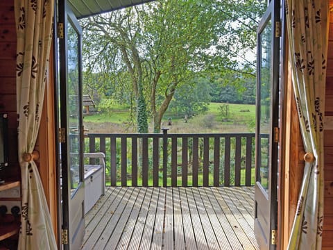 Verandah | Ewe How - Burnside Park, Keswick