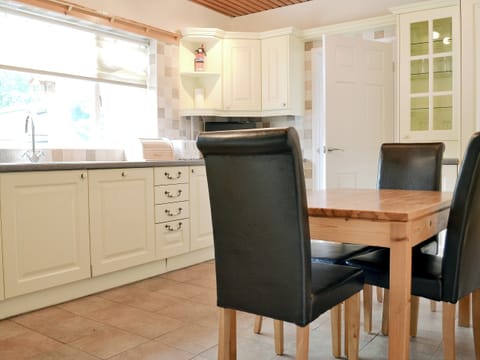 Kitchen | Blackmoor Farmhouse, Ludchurch, nr. Amroth