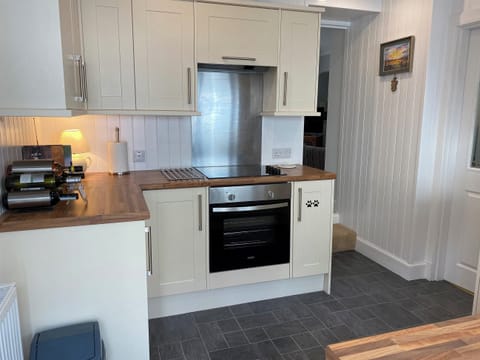 Kitchen | Dolphin Cottage, Nairn