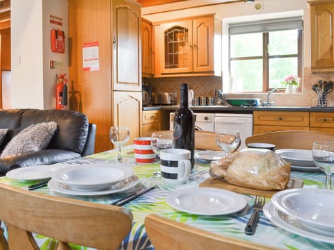 Open plan living space | Llofft Yr Yd - Parciau Farm Cottages, Caernarfon