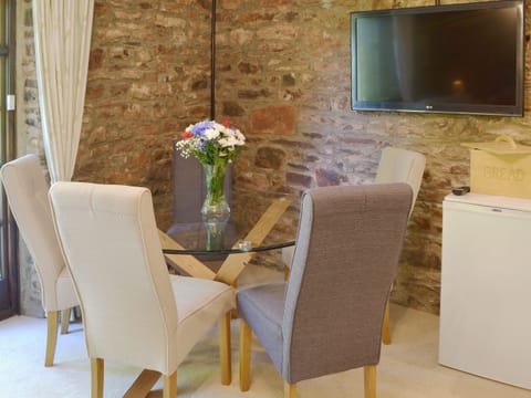 Convenient dining area | The Garden Room - Cobblestones, Marldon, near Paignton