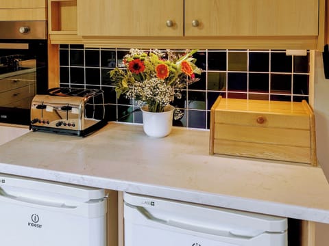 Kitchen | Rowan Cottage, Carrbridge