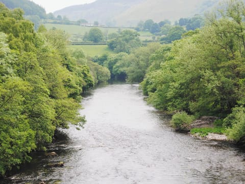 River Dee | North Wales Borderlands