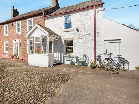 Exterior | Hollow Creek Cottage, Kirkandrews-on-Eden, near Carlisle