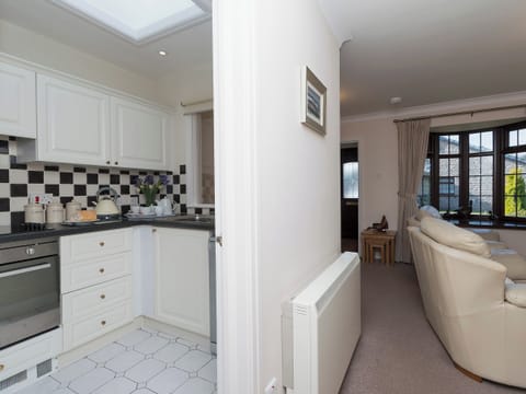 Well equipped kitchen | Cleet’s Retreat, Seahouses