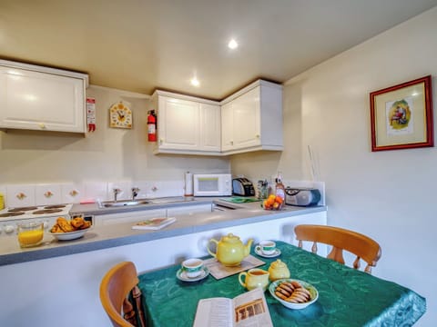 Open plan living space | Blossom Cottage, Goldsborough, near Harrogate