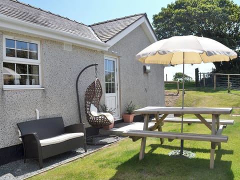 Garden | Cefn Helyg Bach, Cemaes Bay