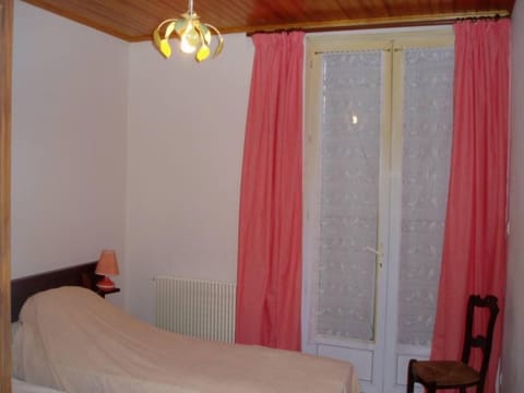 3 bedrooms, iron/ironing board, WiFi, wheelchair access