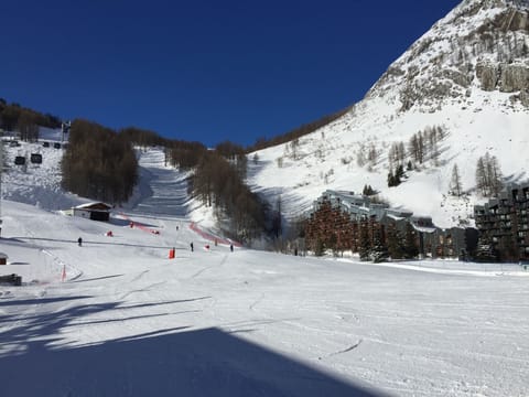 Snow and ski sports