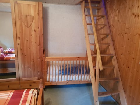 2 bedrooms, cribs/infant beds, travel crib, free WiFi