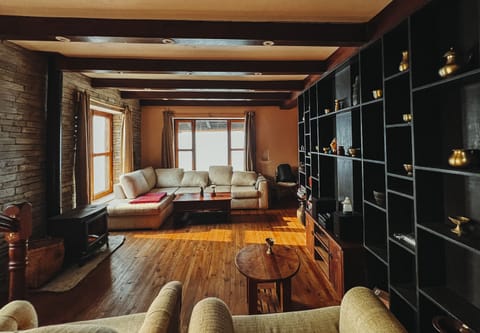 Fireplace, books, stereo