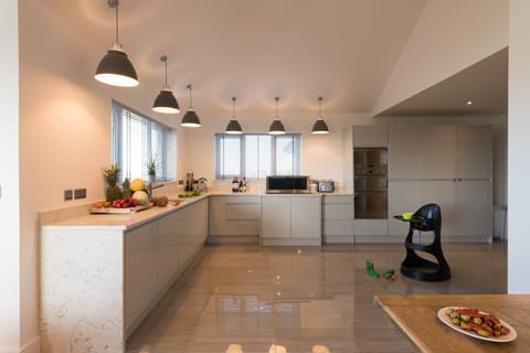 Cadair Arthur - kitchen view from dining table