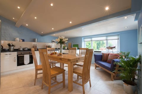 Tyn Lon Kitchen and Dining Table