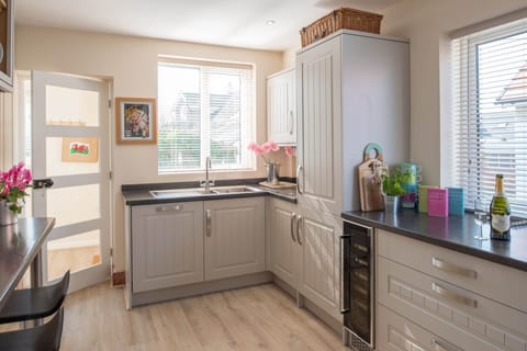 Pen Y Bryn - Kitchen and utility entrance