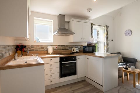 Bwthyn Dwynwen Kitchen