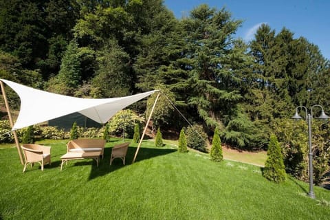 Beautiful, mature private gardens