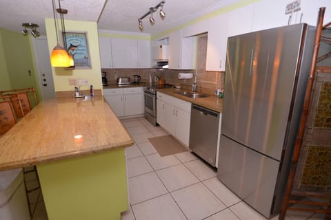 Lots of room in the fully equipped kitchen! All new stainless appliances.