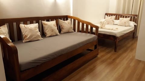 4 bedrooms, in-room safe, WiFi, bed sheets