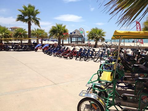 Beach nearby, sun loungers, beach towels