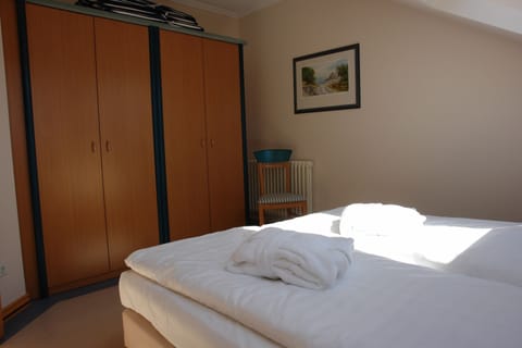 1 bedroom, in-room safe, cribs/infant beds, travel crib