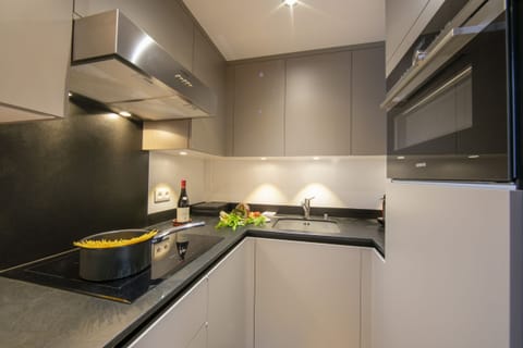 Fully-equipped kitchen