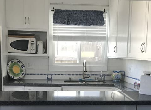 New kitchen with quartz countertops