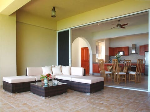 Open-air Living Room (enjoy soothing ocean breezes)