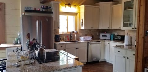 Spacious Kitchen with al you need for cooking