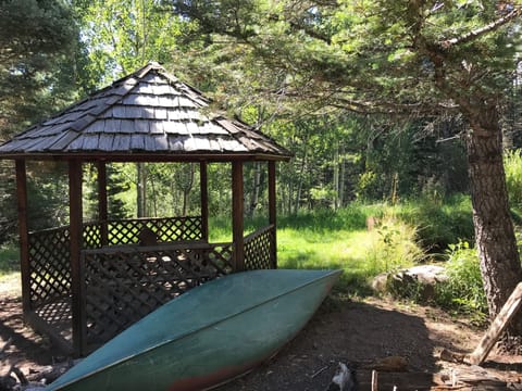 have a picnic in our gazeebo by the pond