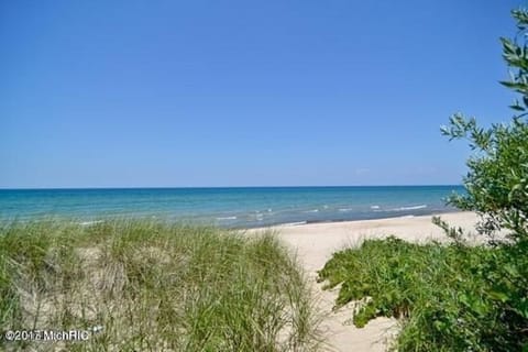 Beach nearby, sun loungers