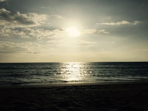 Beach nearby, sun loungers, beach towels