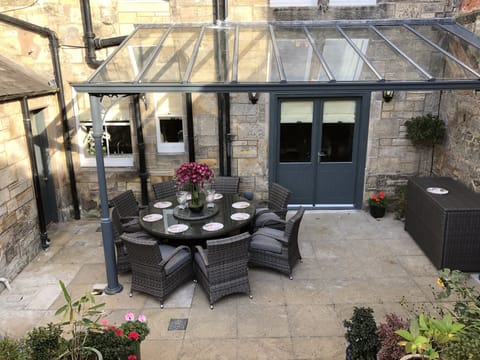 Veranda with dining area accessed from the dining area or the utility room