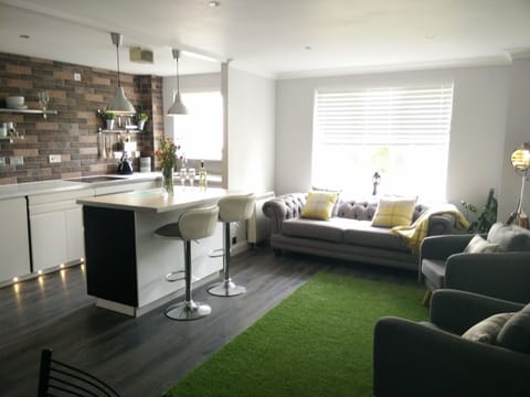 Open plan kitchen and lounge/dining area