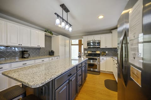 Kitchen Table / Main Level