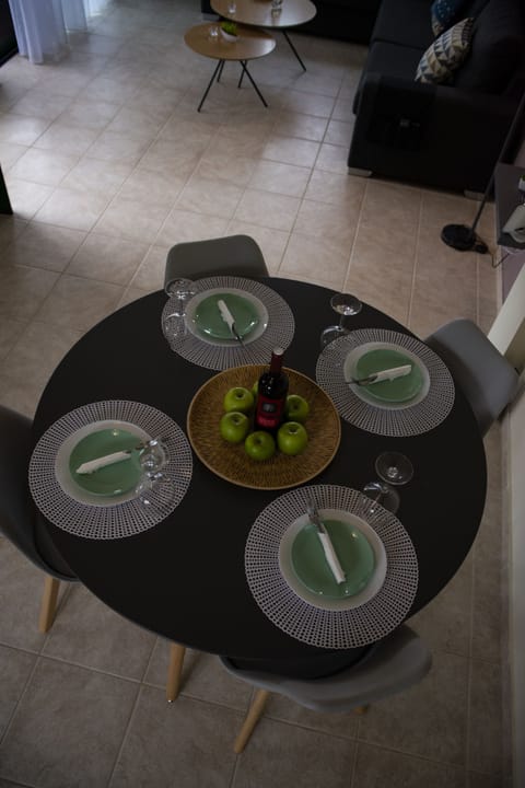 THE DINNING TABLE