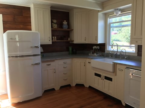 Big Chill appliances bring back that farmhouse charm