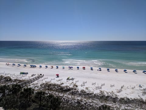 Beach nearby, sun loungers, beach towels