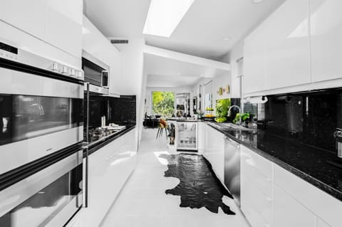 Fully Equipped  Kitchen with Gaggenau ovens 


