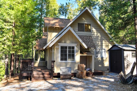 Side view of cottage- entrance through the mudroom.