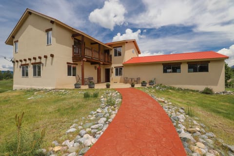 Walkway to front of lodge.