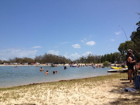 Beach nearby, sun loungers, beach towels