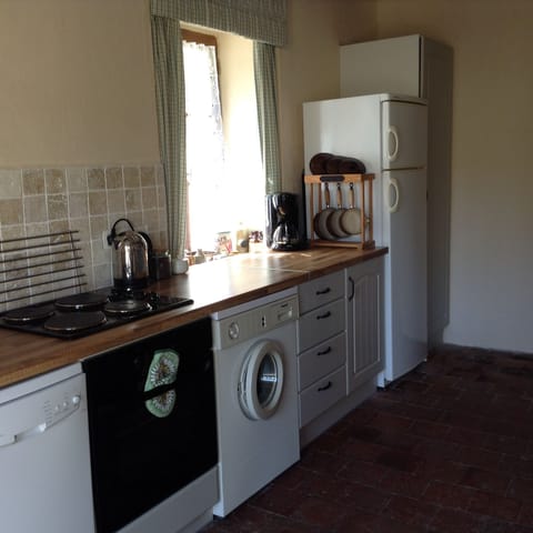 Well equipped large kitchen