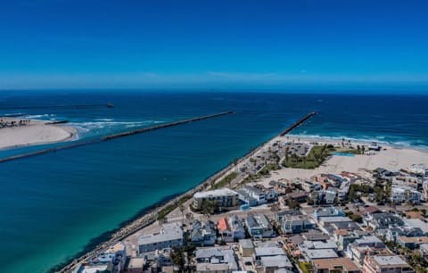 Stunning view of the Jetty and South Mission Beach