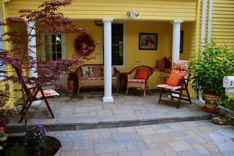 Guest porch