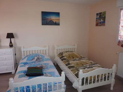 5 bedrooms, iron/ironing board, WiFi, wheelchair access